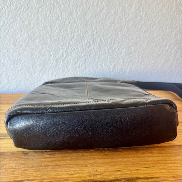 Jack Georges Voyager Collection Black Leather Small Backpack /Crossbody– EUC - Picture 4 of 12